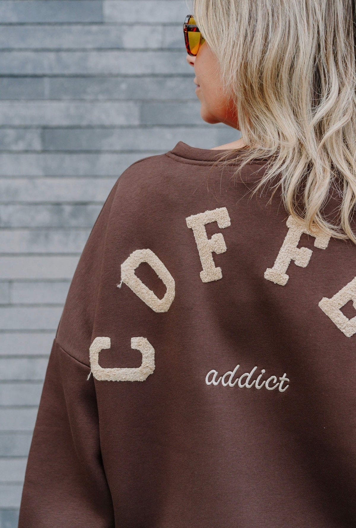 Coffee addict sweater brown